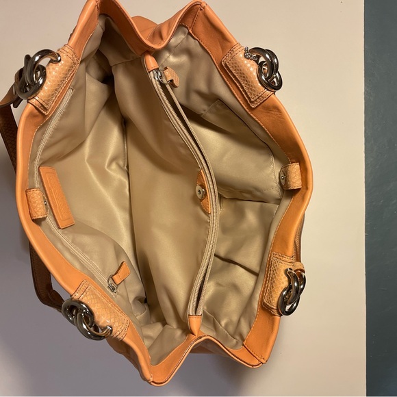 Coach purse 16532 - Picture 3 of 7